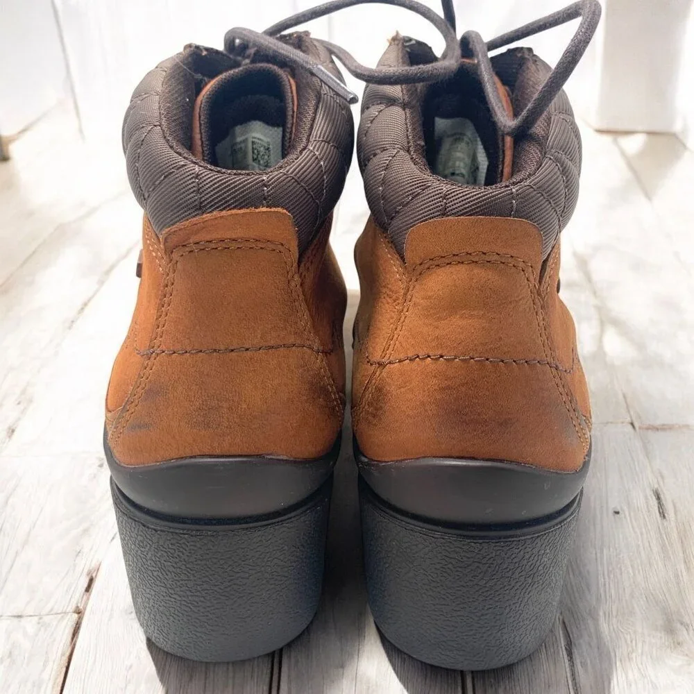Merrell Heeled Leather Hiking Boots • Waterproof • Chunky Sole Size 10 Tan/Brown